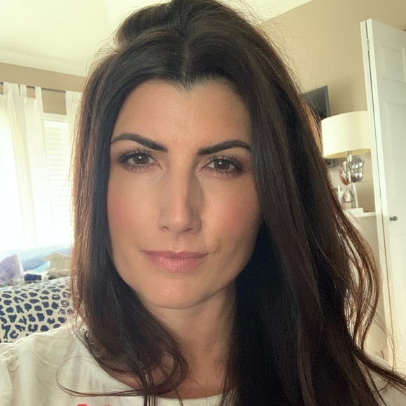 Meet your Posher, Holly - Picture 1 of 1